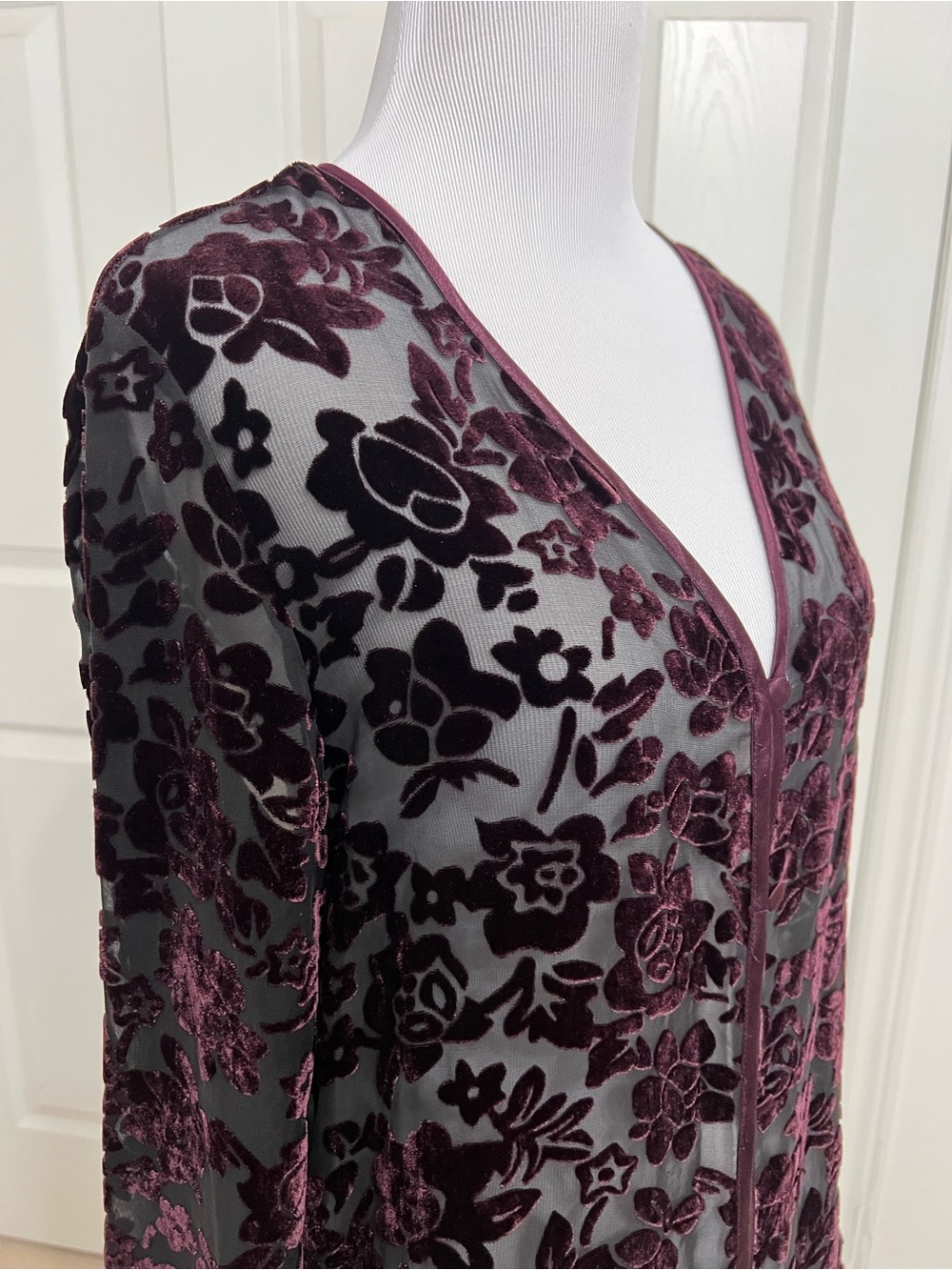 Women's Velvet Burnout Floral Long Sleeve Blouse - Burgundy